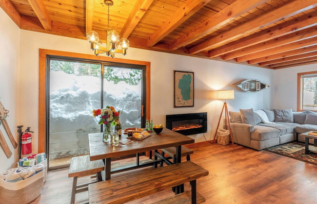 Minutes to Skiing & Lake Hot Tub, Fire Pit, Deck Indigo Owl by Avantstay - Foto 98