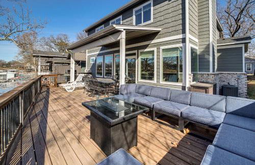 Lakefront Family Home with Dock and Views in Vinita! - Foto 1