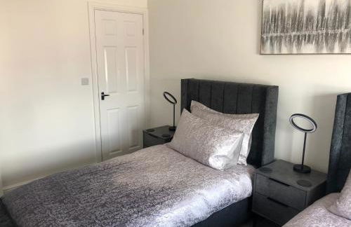 Barber House, Hoyland with two allocated parking spaces - Foto 19