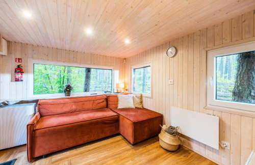 Domek lubiana180 SCANDI wśród drzew JACUZZI SAUNA KOMiNEK i TARAS na dachu jezioro Kaszuby Pieski tylko do 10kg za dodatkową opłatą - Foto 29