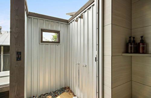 Romantic Lake Retreat - Deck, BBQ Grill & Patio - Foto 14