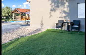 Olive Tree House with Jacuzzi, WiFi and 40m2 pool - Foto 26