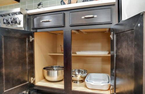 Lumber Barons Detroit Brush Park Penthouse 3BR 2 Kings 1 Queen 2 Baths 1 Car Garage - Photo 31