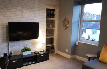 Modern Broughton Apartment - Walk to City Centre and St James Quarter - Foto 35