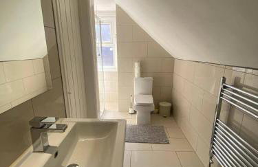 Cosy London Home with 2 Bedrooms - Foto 17