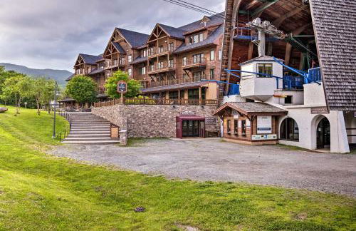 Ski-In Resort Family Condo with Deck at Jay Peak! - Foto 35