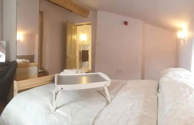 1700s Canalside Cottage Sleeps up to 12 Guests - Foto 12