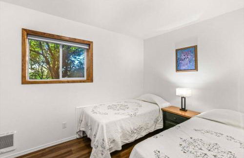 4BR waterfront home with beach access and views - Foto 2