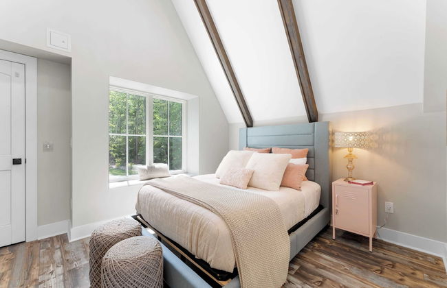 Take it to the Bank! by Avantstay New Pool + Hot Tub Sleeps 16 - Foto 31