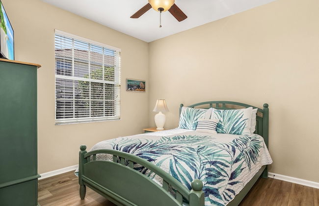 Crown Colony #101 - 16146 Mount Abbey Way 2 Bedroom Condo by RedAwning - Foto 3