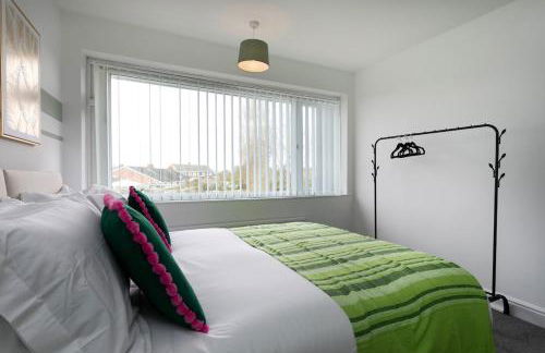 Cosy 4-BDR Family-Friendly House in North Hykeham, with High Speed Free WiFi, Secure Parking, Sleeps Up to 7, Long-Term Stays Allowed! - Foto 23