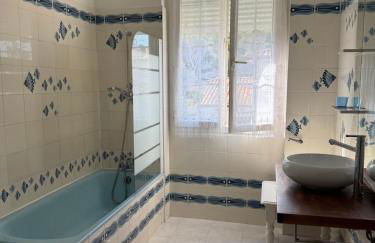 VILLA PROCHE de la PLAGE, VUE MER avec PARKING - Foto 8