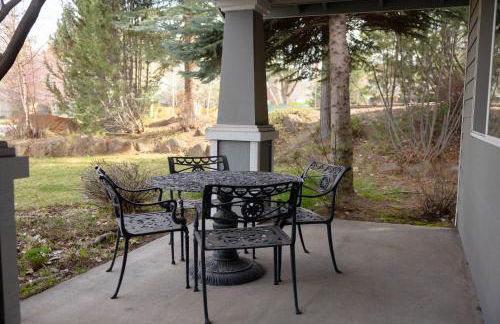 Rock Bluff Retreat - Home for 6 - Foto 5