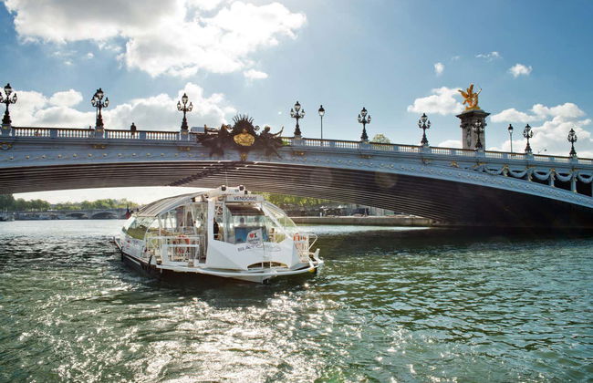 Barco turístico de París Batobus - Foto 1