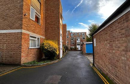 Cozy 2 Bedroom Apartment close to Town Centre - Foto 25