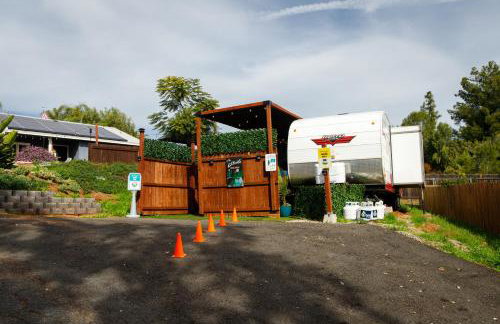 Darling Daisy Retro RV Adventure - Foto 10