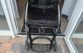 FeWo Urban Gotha-Apartment Ekhof- Am Schlosspark- Parken an der der Tür- Barrierefrei, 900 Meter zum Bahnhof - Wallbox - Foto 14