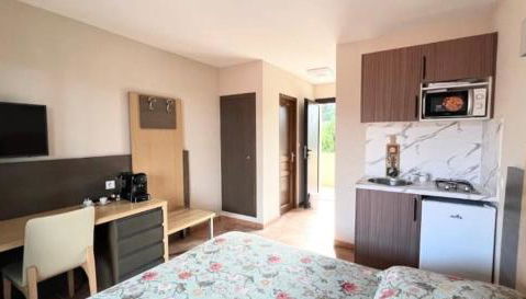 Soleil, Piscine, Parking et Bienvenue à Sisco - Foto 3, stove