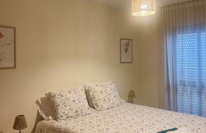 Serene Coastal Retreat with king Bed & Pool in Lavra - Foto 2