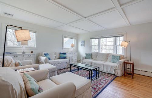 1 Mi to Beach! Family Gloucester Gem with Yard - Foto 4