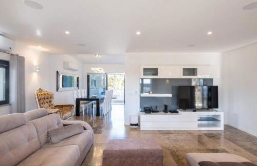 Villa Horizon Grande - Stunning Luxury villa great location sleeps 16 - Foto 4