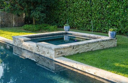 The Garden House Hot Tub Pool and Lush Garden Oasis - Foto 6