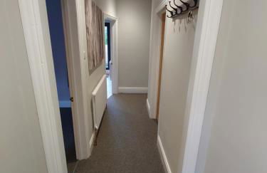 Newly renovated 2-bed bungalow - Photo 13