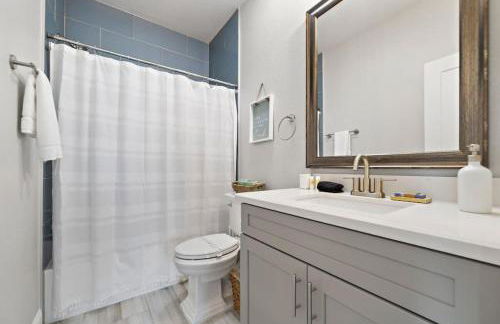 Modern Beach House with Fire Pit and Swimming Pool - Foto 27