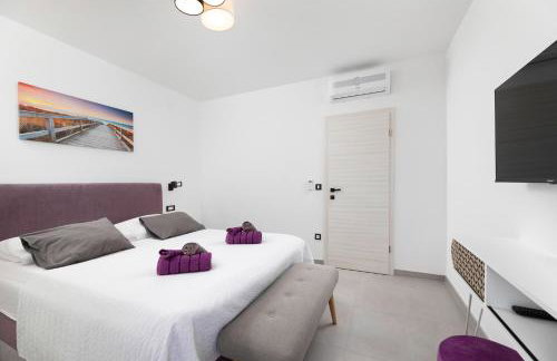 Villa Niko with heated pool, sauna and jacuzzi - Photo 39