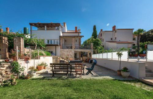 Villa Vera - Photo 1