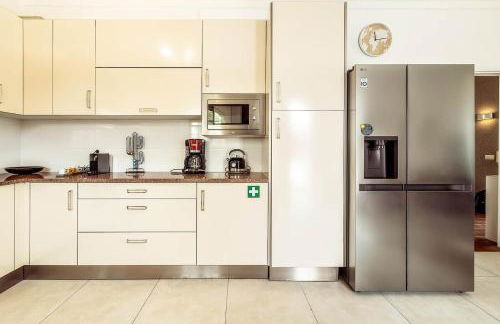 Lovely Very Private Villa with Beautiful Gardens - Foto 45