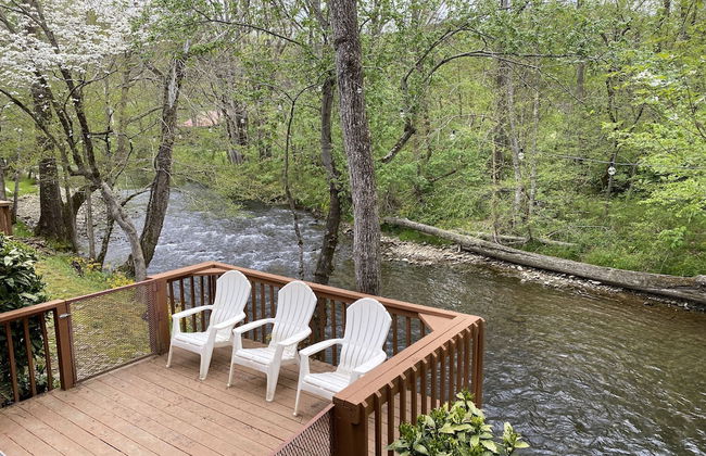 Gray's Place on Cosby Creek - 2 Bedrooms, 2 Baths, Sleeps 6 Home by RedAwning - Foto 12