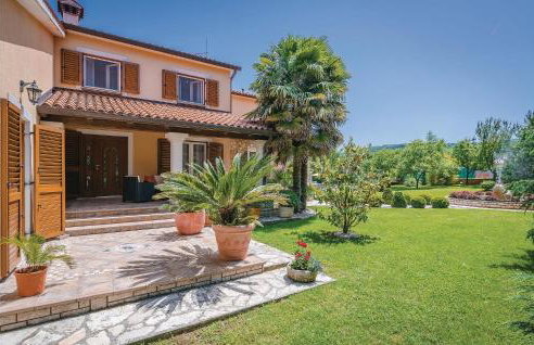 5 Bedroom Beautiful Home In Labin - Photo 30