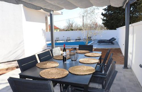 KRK, VILLA SOTTOVENTO WITH POOL, 8p - Foto 12