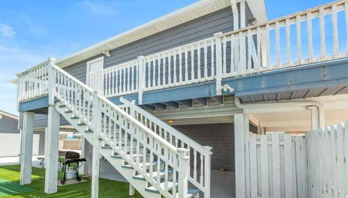 Beach Time Cozy Retreat Steps From the Gulf - Foto 1