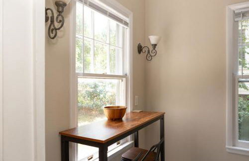 Spacious 2BR in Grand Old Home, Downtown Durham - Photo 45