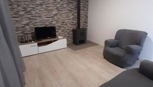 Casas da Escola - "Casa da Professora" - Meãs - Foto 2