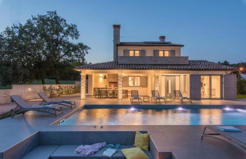 Villa Aurelia near Labin for 9 persons with heated 60 m2 pool, wellness & kids playground - Foto 18