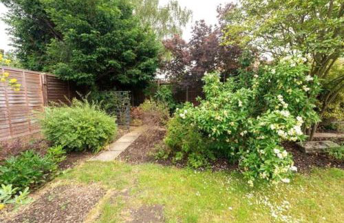 Spacious Family Bungalow with Garden for up to 7 - Photo 21