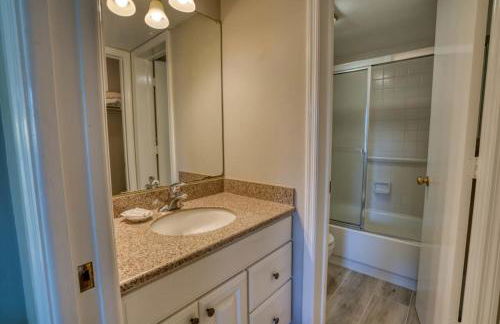 Park Shore Resort - Pool & Bar Close to Beach - Foto 14