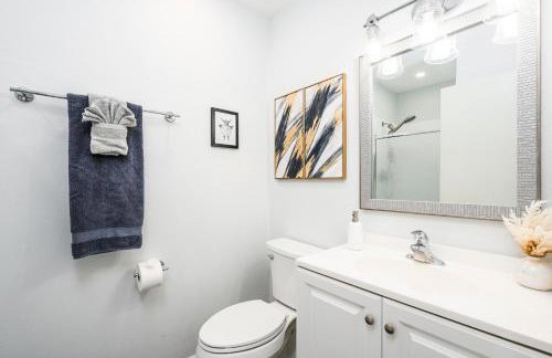 Mins to Disney Chic 3BR with Arcade - Foto 10