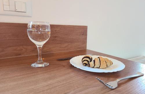 Modern 4-Star luxury apt - WFH Ready, Free Parking - Foto 12