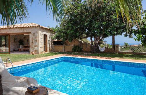 Saridakis Villa, Multi-Generational Escape & Pool, By ThinkVilla - Foto 6