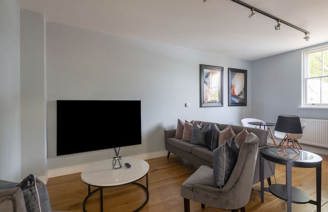 Luxurious Private One Bedroom Apartment - Foto 13