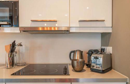 1min Walk From Champs Elysées - Avenue Montaigne - AC - Self-Checkin - Working Desk - Foto 14