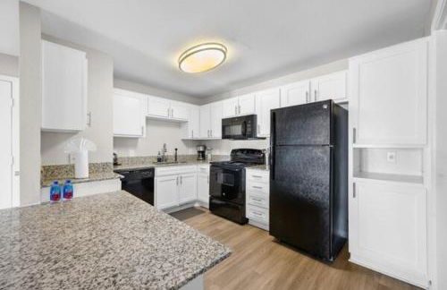 2BR Spacious Getaway Near Dwntown, Pool, UT Austin - Foto 5