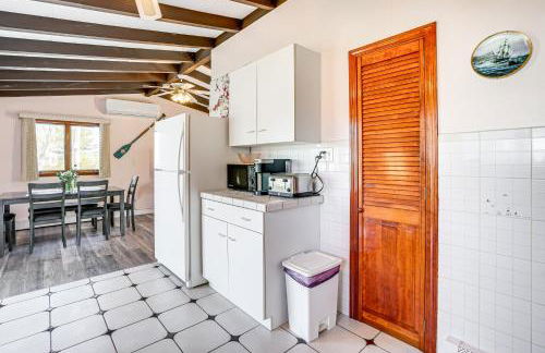 Massachusetts Abode with Deck and Grill Near Beaches! - Photo 10