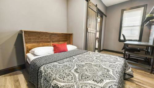 HostWise Stays - Prime Location in Lawrenceville, Exposed Brick 2BR Home - Foto 3