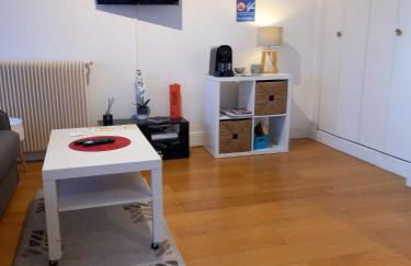 Superbe STUDIO (28m2) avec terrasse / vue TOUR EIFFEL / PUTEAUX - Foto 18