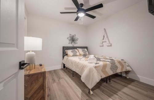 Newly Renovated | Minutes to Riverwalk & Beaches | Tampa Heights - Foto 72